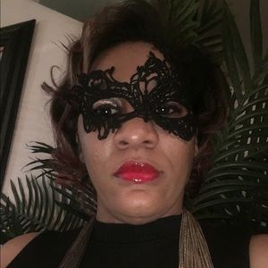 Meet your Posher, Dolores